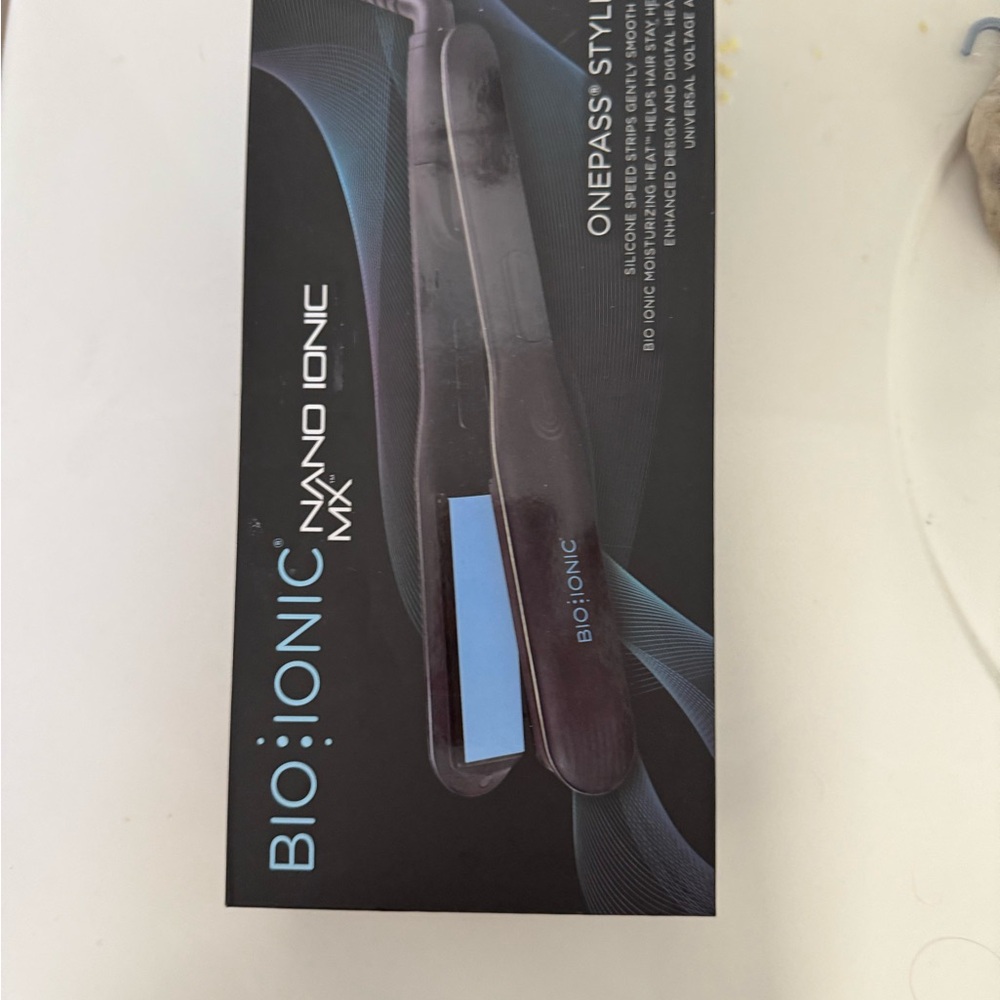 Bio Ionic  MXTBlack OnePass Hair Straightener